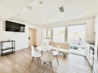 Stylish 4BR Near USC & Downtown LA - 4