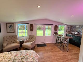Oak View Lodge: Cosy, Countryside Retreat - 3