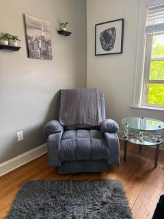 Prime location - Cozy 3bd near downtown! Free parking & fast WiFi! - 2