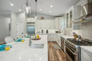 Private Heated Pool & Hot Tub Retreat - Longboat Key Coastal Living - 2
