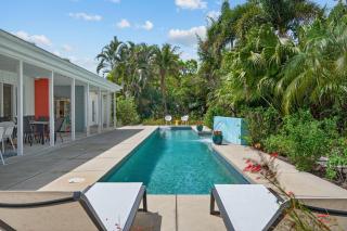 mid-century modern, heated lap pool and art studio - 3