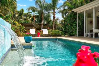 mid-century modern, heated lap pool and art studio - 6