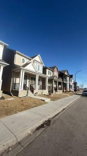 Calgary Executive Residence | Luxury 3BR Home - 6