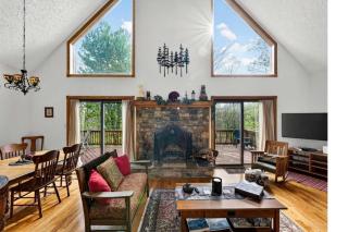 Mountain Retreat w Hot Tub Grill Deck & More - 8