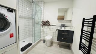 Well-Located 2-Bed Flat, Old Town - 4