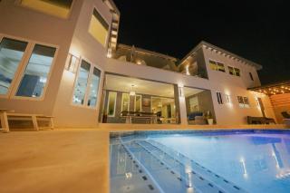 Luxury 6BR Villa Pool Jacuzzi Palm Beach - 0