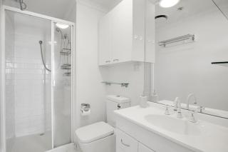 Sub-Penthouse - City & Sea Views 3BR, Free Parking, Pool & Gym - 1