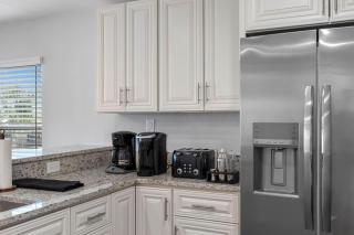Spacious Waterfront Home Near Downtown Tampa - 4