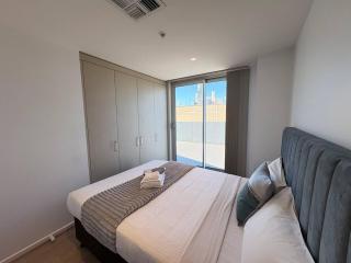 Vision On Morphett 1BR Apartment with Parking - 4