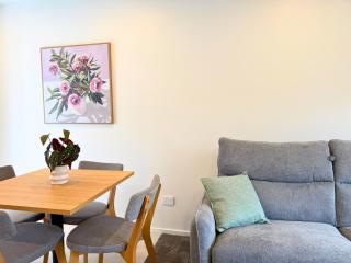 Stylish Townhouse for Families and Groups - 1