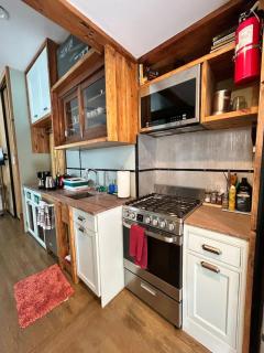 Chic Nooks at DeKalb Ave Unit C - 4