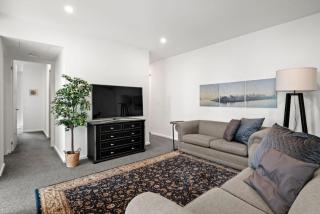 Sunbathed Sky-High 3 bed Hideaway - 6