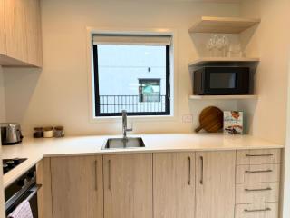 Wellington Retreat with Private Courtyard - 5