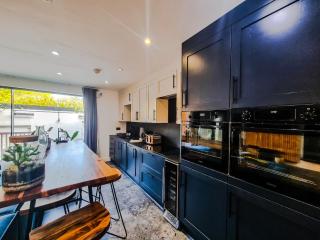 Brookfield House - 4