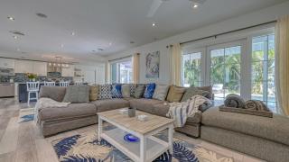 Waterfront Oasis - Private Heated Pool, Fire Pit & Gourmet Kitchen - Near Beach! - 6