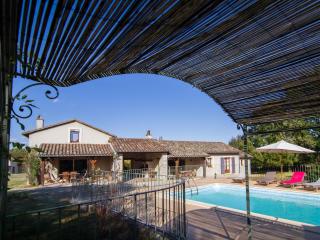 Gîte au Couchant à Caylus - Piscine - Jardin - 3 chambres - 8 personnes - 5 minutes du village médiéval - 9
