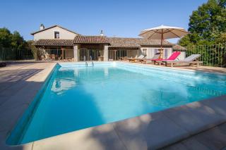 Gîte au Couchant à Caylus - Piscine - Jardin - 3 chambres - 8 personnes - 5 minutes du village médiéval - 8
