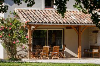 Gîte au Couchant à Caylus - Piscine - Jardin - 3 chambres - 8 personnes - 5 minutes du village médiéval - 3