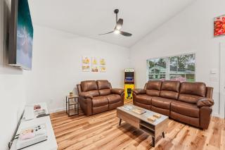 Large Group Stay 2 Homes 20 Guests - 1