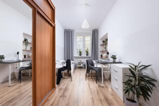 Cozy Central Rooms - 9