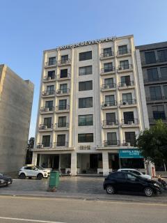 Luxury 1Bed perfect for Family and Business stays and vacations in Bahria Town - 2