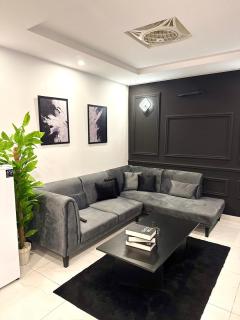 Luxury 1Bed perfect for Family and Business stays and vacations in Bahria Town - 1