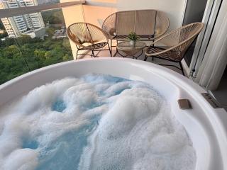 Suite con Jacuzzi y vista al mar piso 14 - 8