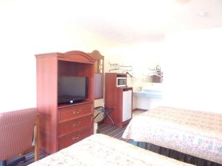Huggy Bear Motel - Warren - 2