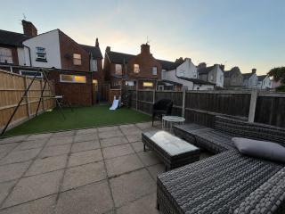 2 BR, Mdn Family home - Insurance, Peter Rabbit theme single room, Garden - 8