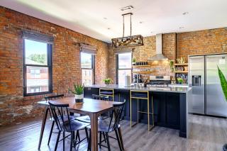 Jungle House Downtown Columbus - Modern Boutique Suites - 7