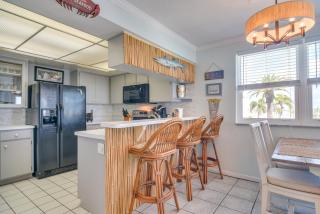 Sand, Sun & Poolside Fun! Madeira Beach Retreat - 6