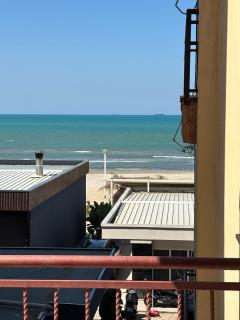 Comfort Family Stay, Balcony & Seaview - 7