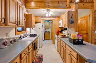 Short Walk to Lawrence Lake! Rustic Cabin w/ Deck - 1