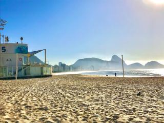 Copacabana, comfort and beachside for 5 - 8
