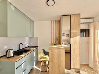 Modern Beachfront Apartment - 6