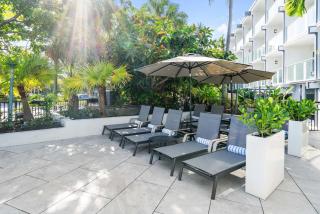 Ocean Blvd King Suite Near Beach - 6