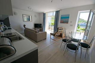 Lower Deck , 3 Pebbles Court - 2