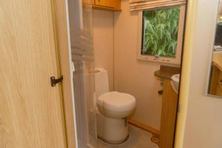 Caravan Retreat 2 Berth at Sundale Holiday Park - 5