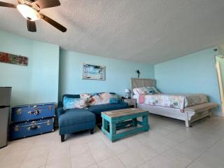 Oceanside Escape - 7