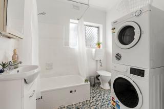 Luxe 2BR, Restaurants, 8 Min to CBD FREE Parking - 8
