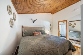 Algonquin Cottage - 2