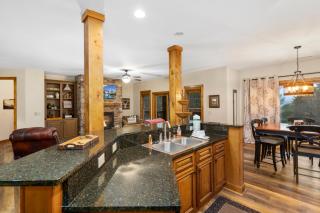 Bearfoot Lodge - 3