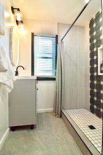 Whirlpool by the Niagara River Free Wifi & Parking - 4