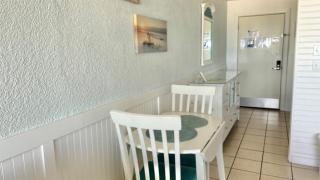 Beachfront King, Private Balcony,No fees-CC219 Pcb - 1