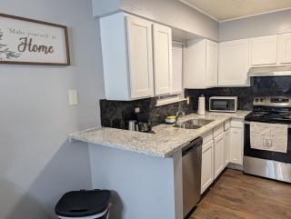 Entire One Bedroom Condo with AC, Wifi, & Pool - 5