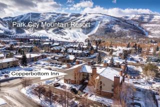 KBM Resorts Copper Bottom Inn Upgraded 1-Bedroom Electric Fireplace Full Kitchen WiFi Walk to Slopes Portable AC CBI-108 - 7