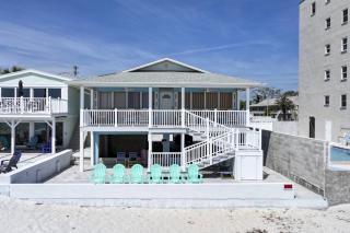High Tides Beach House - 0
