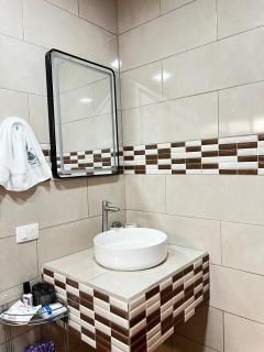 Boutique Villa with Jacuzzi & Stunning Arenal Views Villa Luna 1 - 4