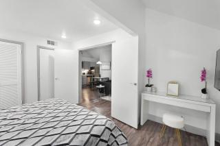 LUXE King Bed Getaway | Pool & Hot Tub | NRG & TMC - 3