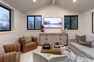 KBM Resorts Hidden Creek Bright and Airy Near Canyons Cabriolet Gas Fireplace Private Hot Tub Comm Summer Pool HCT-26c - 1